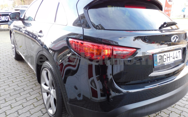 INFINITI QX70 3.0 d S Premium Aut. személygépkocsi - 2993cm3 Diesel 121025 2/12