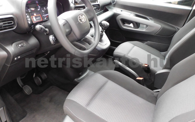 TOYOTA Proace City 1.2T Family L2H1 [7sz] személygépkocsi - 1199cm3 Benzin 120933 7/12