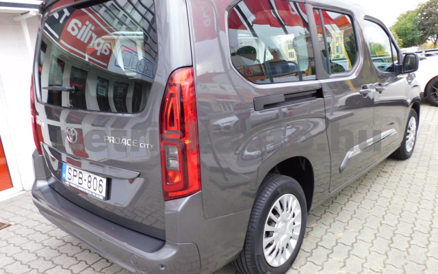 TOYOTA Proace City 1.2T Family L2H1 [7sz] személygépkocsi - 1199cm3 Benzin 120933 12/12