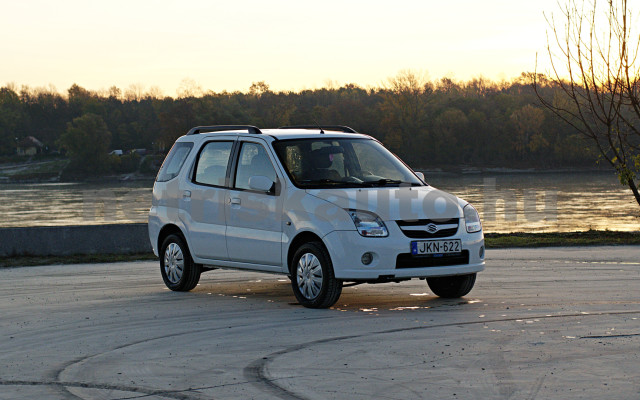 SUZUKI Ignis 1.3 DDiS GLX személygépkocsi - 1248cm3 Diesel 120966 2/6