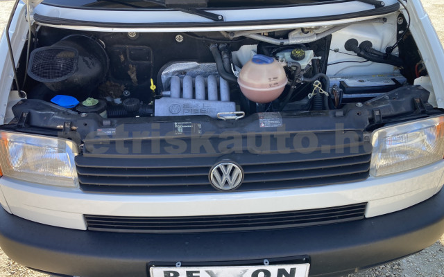 VW Transporter 2.4 7DM 1Z2 F tehergépkocsi 3,5t össztömegig - 2370cm3 Diesel 121076 6/9