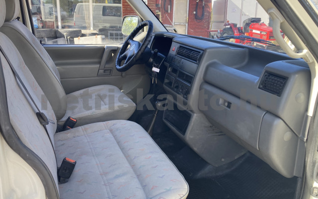 VW Transporter 2.4 Mixto tehergépkocsi 3,5t össztömegig - 2370cm3 Diesel 120950 7/9