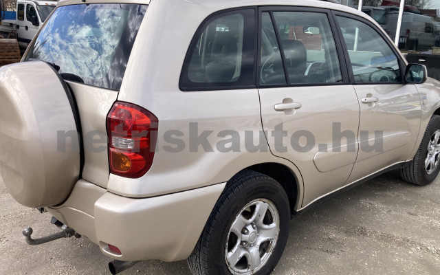 TOYOTA Rav4 2.0 D 4x4 személygépkocsi - 1995cm3 Diesel 121091 4/10