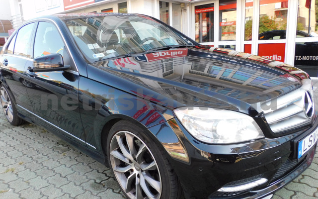 MERCEDES-BENZ C-osztály C 300 4Matic Avantgarde Aut. személygépkocsi - 2996cm3 Benzin 120889 2/12