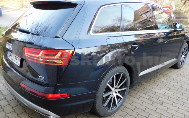 AUDI Q7 3.0 V6 TDI quattro tiptronic személygépkocsi - 2967cm3 Diesel 121016 12/12