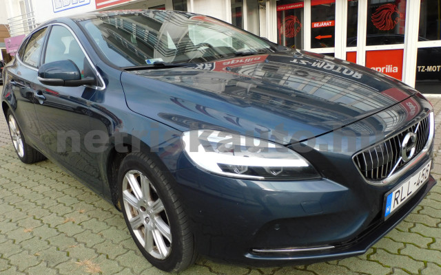 VOLVO V40 2.0 [T3] Inscription személygépkocsi - 1969cm3 Benzin 120958 2/12