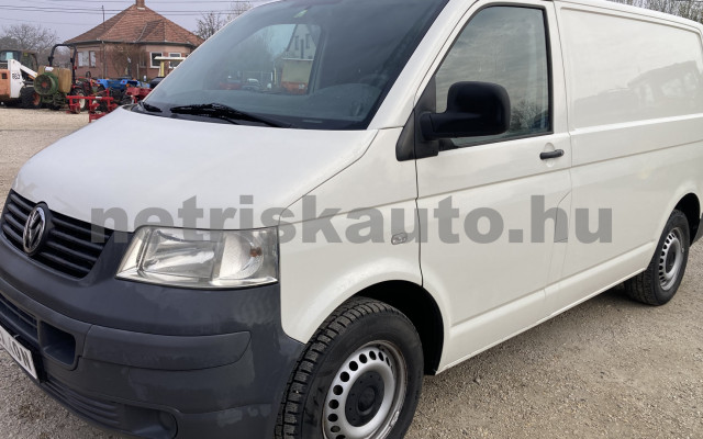 VW Transporter 1.9 TDI Basic tehergépkocsi 3,5t össztömegig - 1896cm3 Diesel 120980 2/9