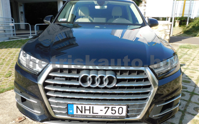 AUDI Q7 3.0 V6 TDI quattro tiptronic személygépkocsi - 2967cm3 Diesel 120896 3/12