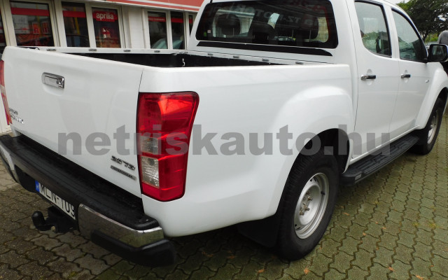 ISUZU D-Max 2.5 D LS Plus Aut. tehergépkocsi 3,5t össztömegig - 2499cm3 Diesel 120873 12/12