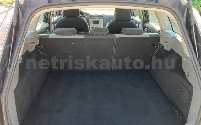 FORD Focus 1.6 Fresh Aut. személygépkocsi - 1596cm3 Benzin 120898 10/10