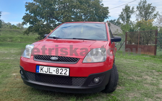 FORD Fiesta 1.4 TDCi Ghia Durashift EST személygépkocsi - 1399cm3 Diesel 120935 5/12