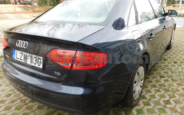 AUDI A4 2.0 TDi személygépkocsi - 1968cm3 Diesel 120986 2/12