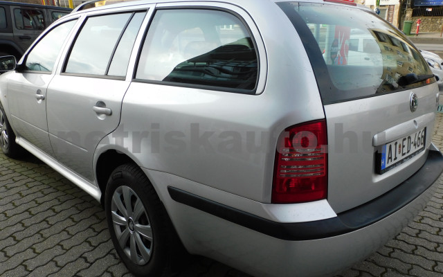 SKODA Octavia 1.4 Tour személygépkocsi - 1390cm3 Benzin 121060 3/12