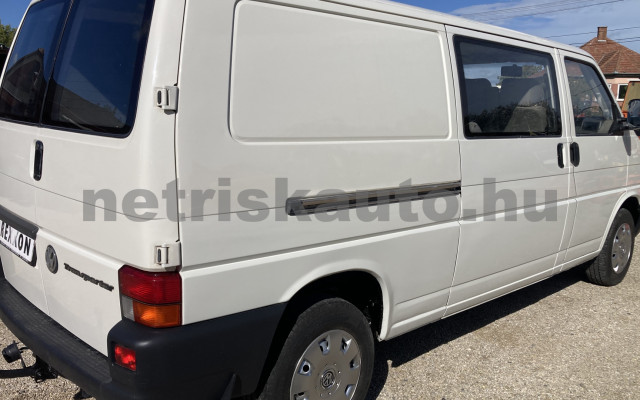 VW Transporter 2.4 Mixto tehergépkocsi 3,5t össztömegig - 2370cm3 Diesel 120950 4/9