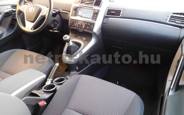 TOYOTA Corolla Verso/Verso 2.2 D-CAT Lounge személygépkocsi - 2231cm3 Diesel 121050 8/12