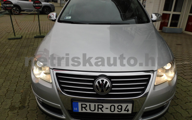 VW Passat 2.0 FSI Highline tiptronic személygépkocsi - 1984cm3 Benzin 120981 3/12