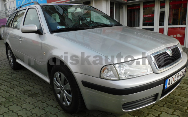 SKODA Octavia 1.4 Tour személygépkocsi - 1390cm3 Benzin 121060 2/12