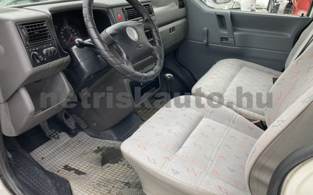 VW Transporter 2.5 7DL 1K2 F tehergépkocsi 3,5t össztömegig - 2461cm3 Diesel 120930 7/8