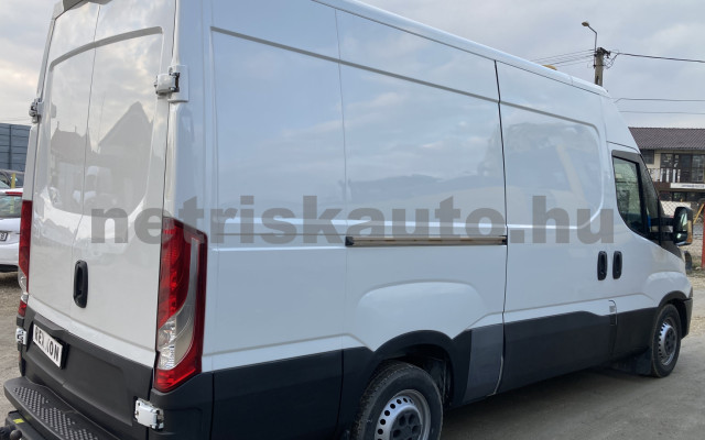 IVECO 35 35 S 15 V 3520 H2 tehergépkocsi 3,5t össztömegig - 2287cm3 Diesel 121065 4/9