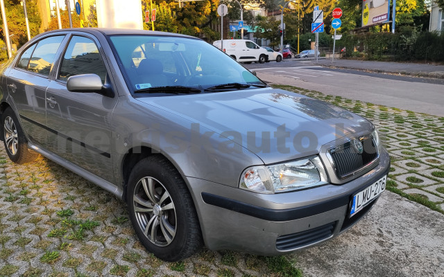 SKODA Octavia 1.4 Tour személygépkocsi - 1390cm3 Benzin 120922 2/12